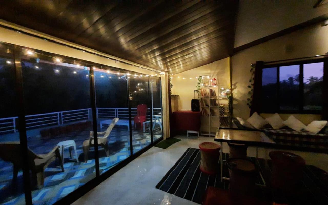 Costel Hostel Mālvan Екстериор снимка