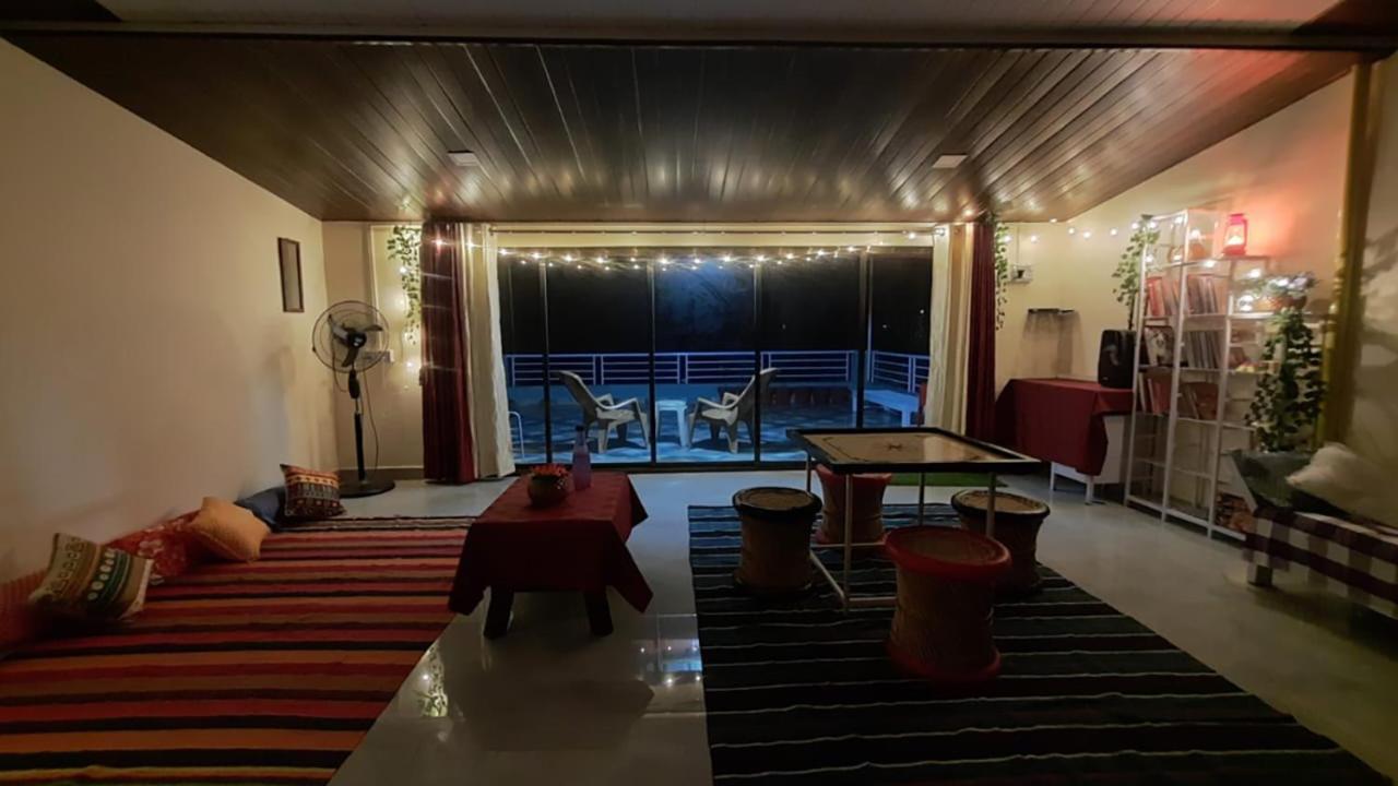 Costel Hostel Mālvan Екстериор снимка