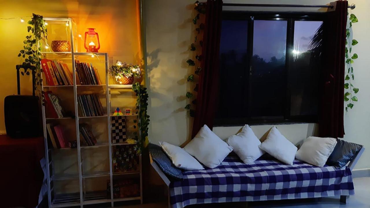 Costel Hostel Mālvan Екстериор снимка