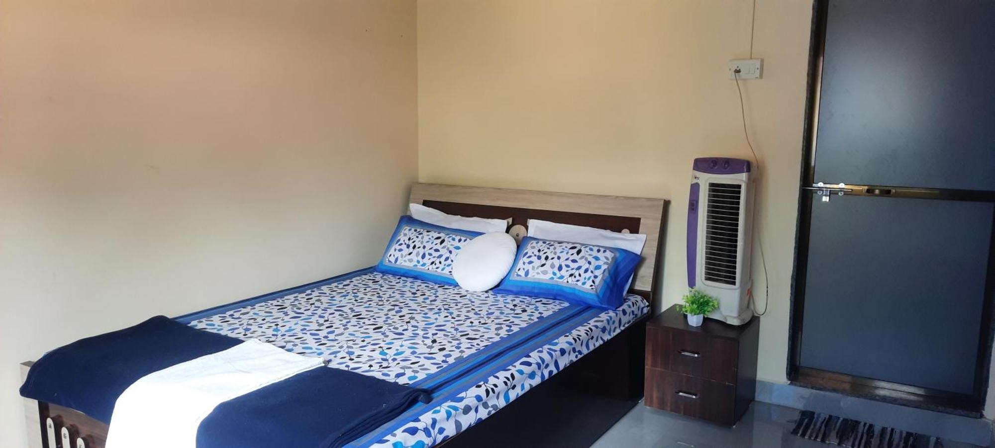 Costel Hostel Mālvan Екстериор снимка
