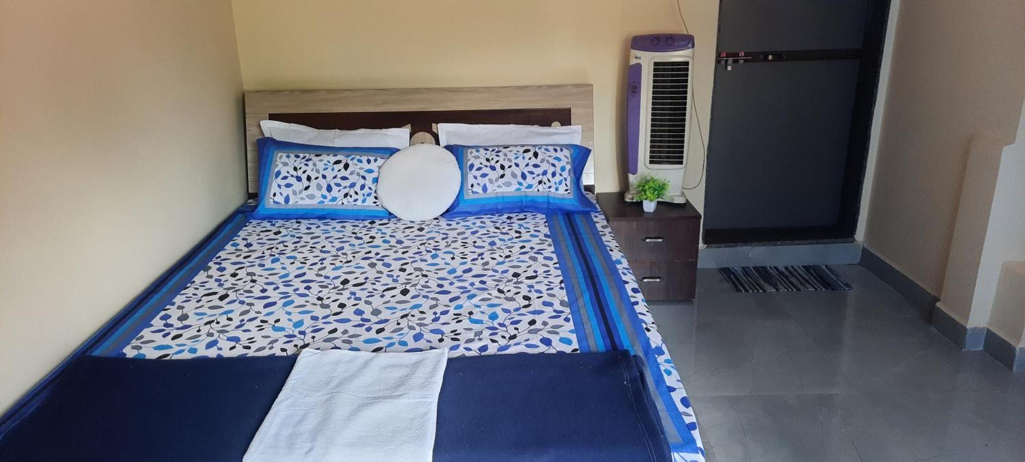 Costel Hostel Mālvan Екстериор снимка